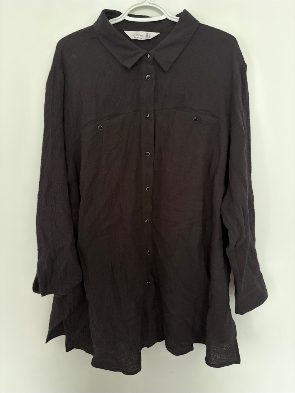 Women’s plus size black top